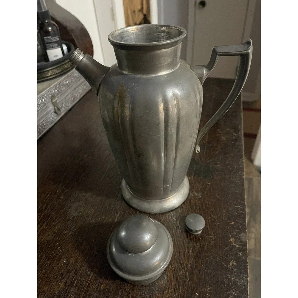 VINTAGE PILGRIM PEWTER PITCHER 3 PINT 2334 LIDDED SCREW SPOUT CAP APPRX: 10”T